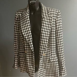 Black and white blazer with shoulder pads. Wool blend